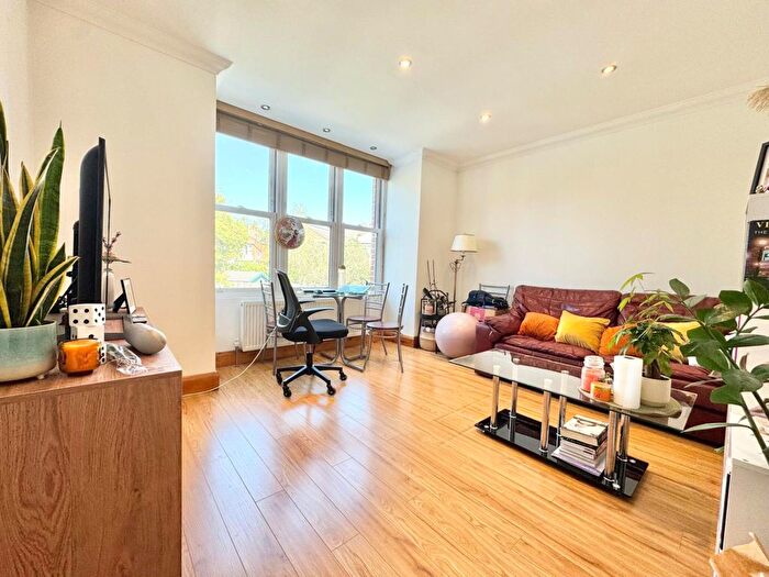 1 Bedroom Flat To Rent In Stanthorpe Road, SW16