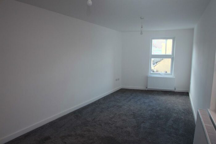 1 Bedroom Property To Rent In Bedroom Property In Thornton Heath, CR7