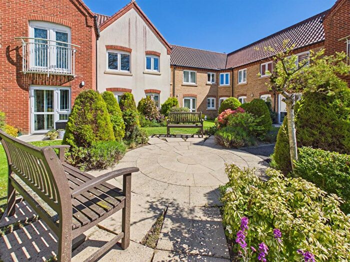 2 Bedroom Flat For Sale In Grove Lane, Holt, NR25