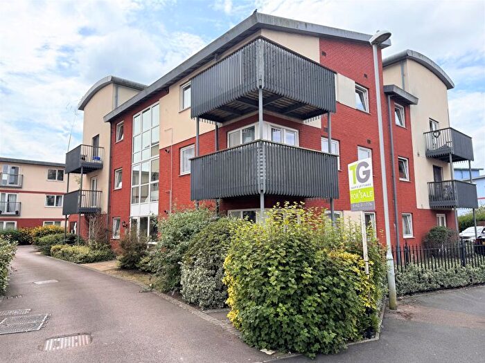 2 Bedroom Flat For Sale In Longhorn Avenue, Gloucester, GL1