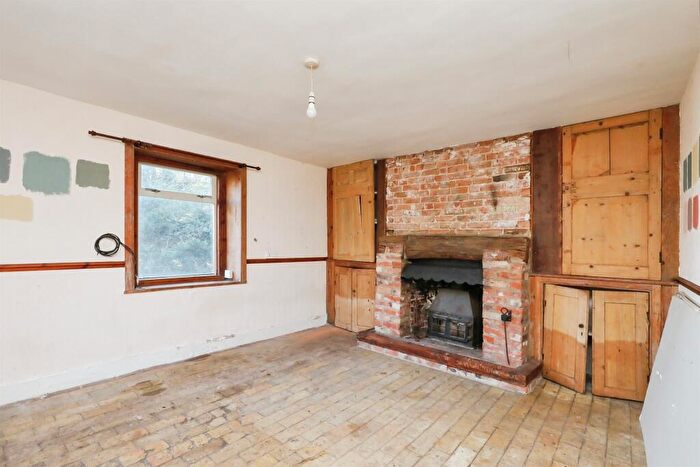 2 Bedroom Cottage For Sale In Lynn Road, Swaffham, PE37