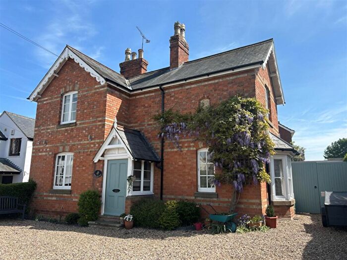 3 Bedroom Detached House For Sale In Main Street, Leire, LE17
