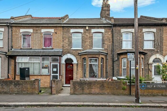 4 Bedroom Terraced House To Rent In Janson Road, London, E15
