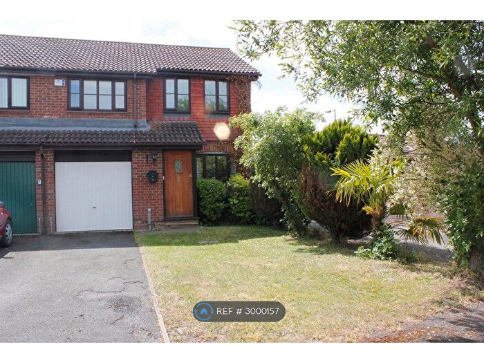 3 Bedroom Semi-Detached House To Rent In Vane Road, Thame, OX9