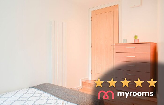 1 Bedroom Property To Rent In Magdalen Street, Flat A, SE1