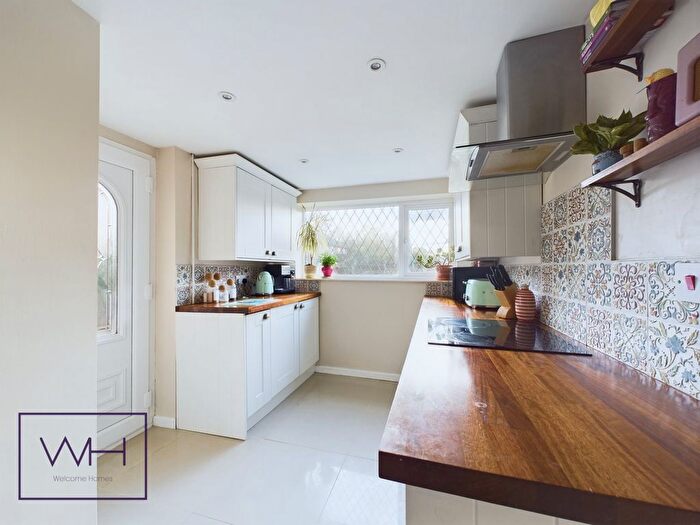 5 Bedroom Semi-Detached House For Sale In Breydon Avenue, Cusworth, Doncaster, DN5