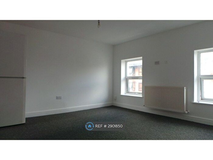 2 Bedroom Flat To Rent In Cardiff Road, Luton, LU1