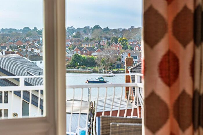 4 Bedroom Detached House For Sale In Beautiful Creek Views And Pontoon - Barge Lane, Wootton Bridge, PO33