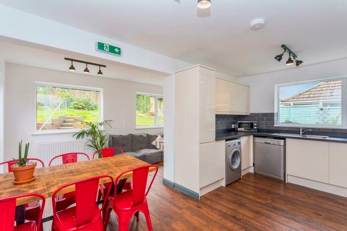 6 Bedroom Detached House To Rent In Jevington Drive, Brighton, BN2