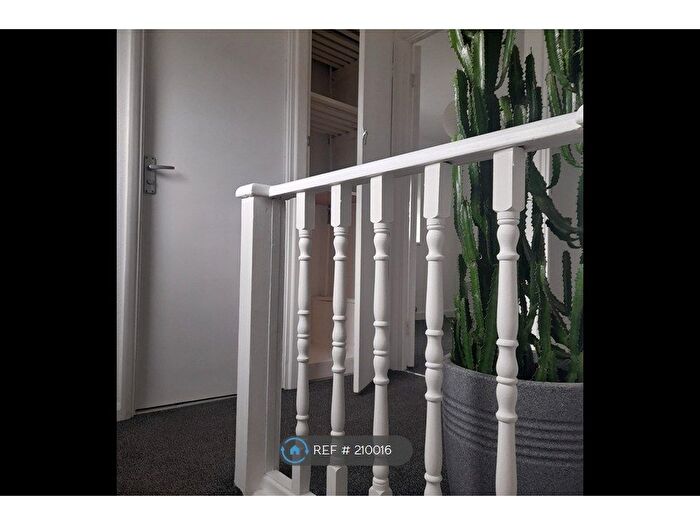 4 Bedroom End Terrace House To Rent In Flimwell Close, Bromley, BR1
