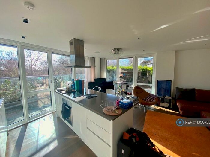 2 Bedroom Flat To Rent In Rivulet Apartments, London, N4