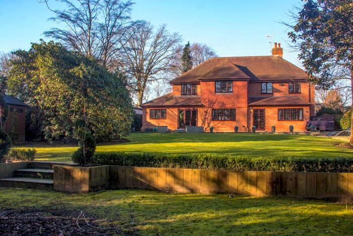 5 Bedroom Detached House To Rent In Oak End Way, Woodham, Addlestone, KT15