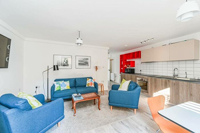 1 Bedroom Flat To Rent In Flaxman Road, Camberwell, London, SE5