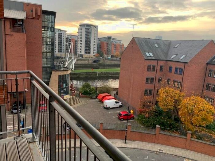 2 Bedroom Flat To Rent In Trinity One, East Street, LS9