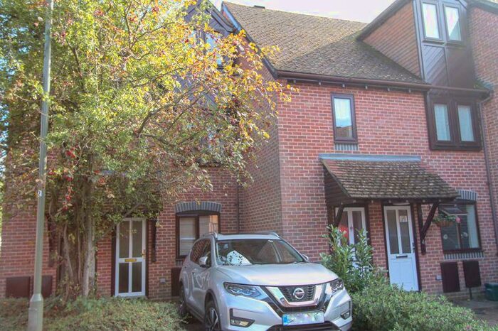 1 Bedroom Maisonette To Rent In Wey Road, Godalming, GU7