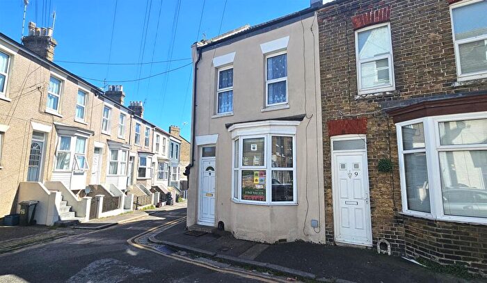 2 Bedroom End Of Terrace House To Rent In Ayton Road, Ramsgate, CT11