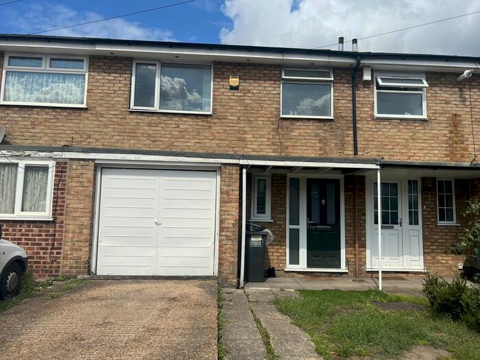 3 Bedroom Terraced House To Rent In Davidson Road, Croydon, Surrey, CR0