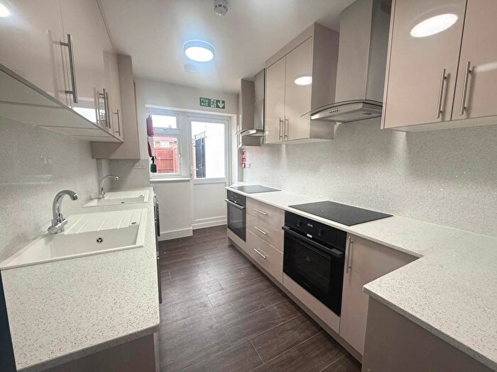 7 Bedroom Semi-detached House To Rent In Hunters Grove, Hayes, UB3