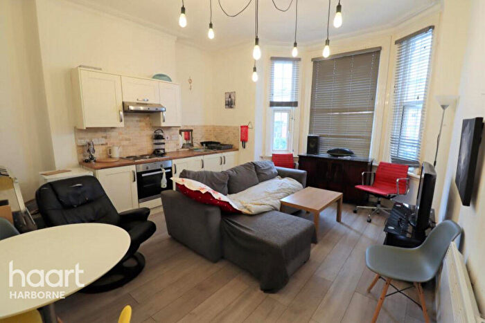 1 Bedroom Flat To Rent In Park Road, Moseley, B13