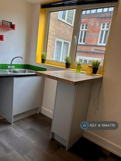 2 Bedroom Flat To Rent In Earls Avenue, Folkestone, CT20