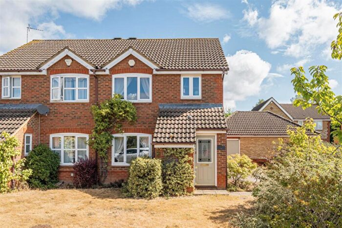 3 Bedroom Semi-Detached House For Sale In Mentmore Close, Great Denham, MK40