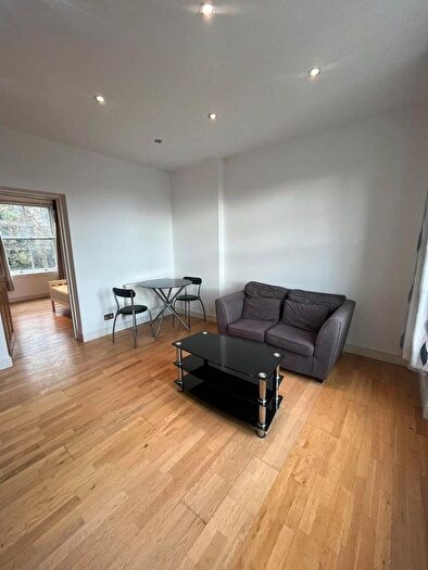 2 Bedroom Flat To Rent In The Highway, Wapping, Tower Hill, Canary Wharf, Limehouse, London, E1W