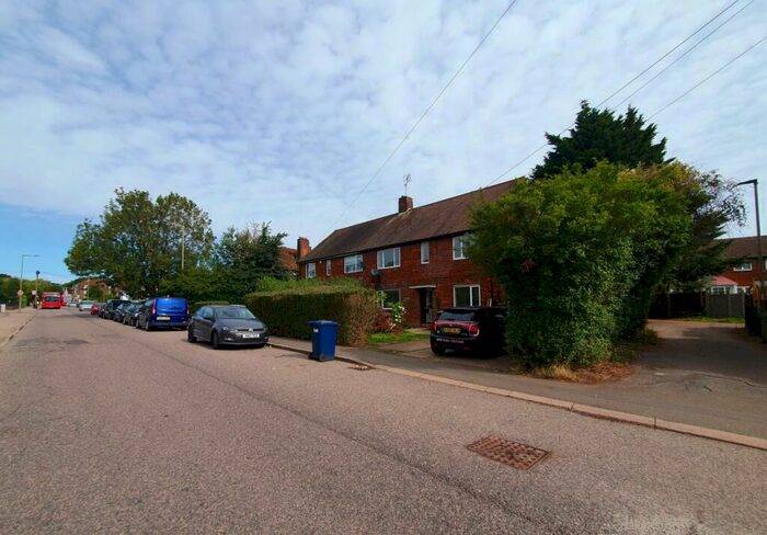 2 Bedroom Flat To Rent In Chesterfield Road, Barnet, EN5