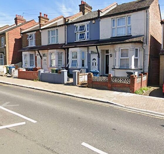 3 Bedroom Terraced House For Sale In Byron Road, Wealdstone, HA3