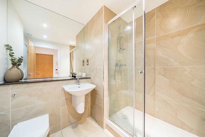 1 Bedroom Flat To Rent In Streatham High Road, London, SW16