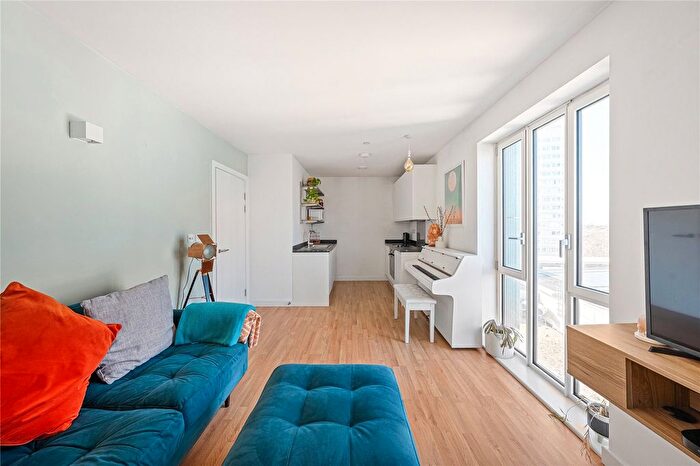 1 Bedroom Flat For Sale In Mapleton Crescent, Wandsworth, London, SW18