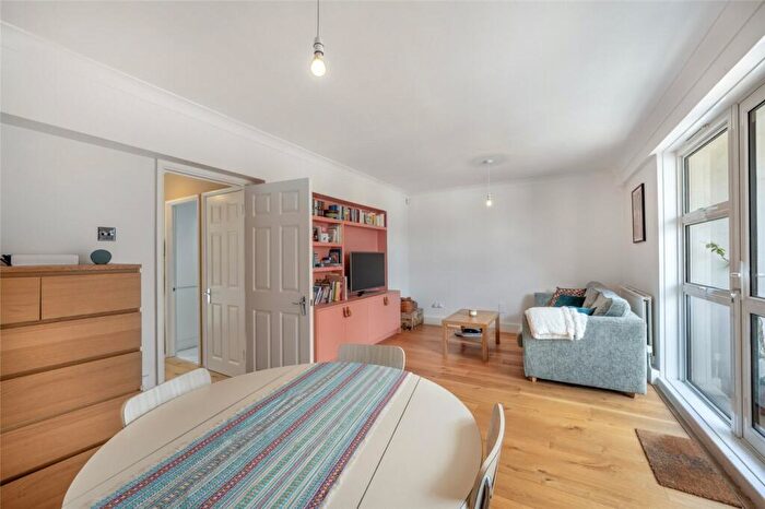 2 Bedroom Apartment To Rent In Kilburn Gate, Kilburn Priory, London, NW6