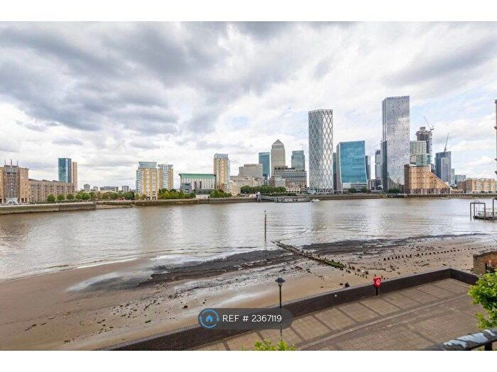 2 Bedroom Flat To Rent In Calder Court, London, SE16