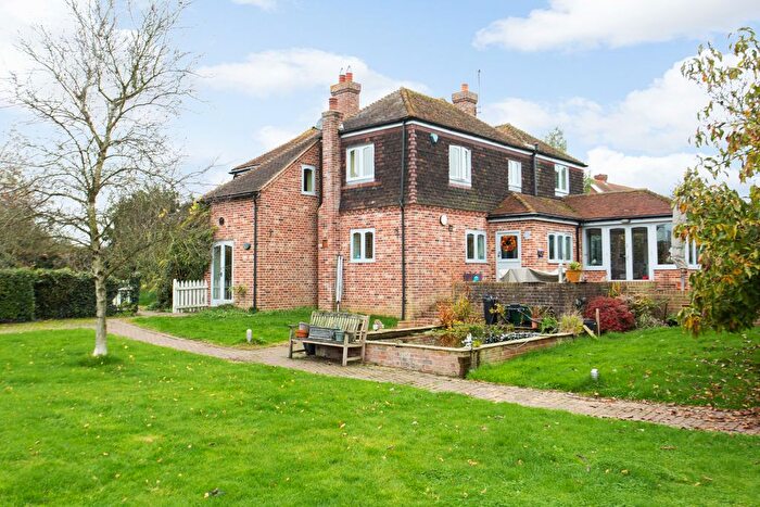 4 Bedroom Detached House For Sale In Erriot Wood, Lynsted, ME9