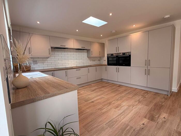 6 Bedroom Semi-Detached House To Rent In Ranworth Road, Norwich, NR5