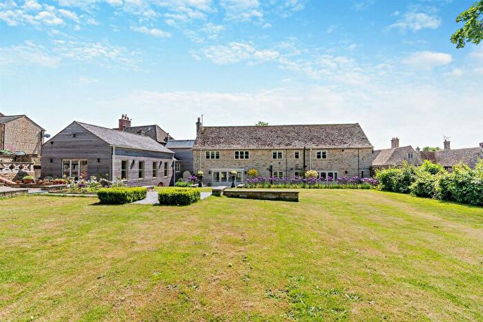 5 Bedroom Character Property For Sale In Lyndon Road, North Luffenham, LE15