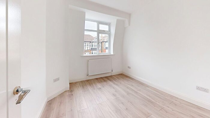 5 Bedroom Flat To Rent In Lodge Road, Croydon, CR0