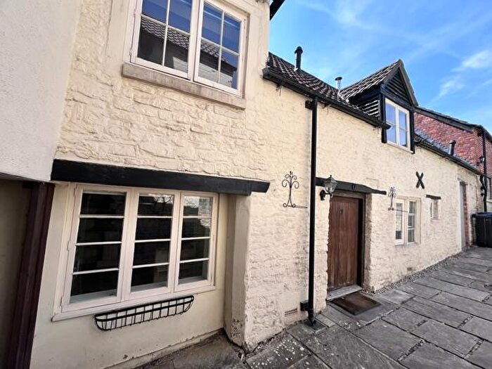 2 Bedroom Terraced House To Rent In The Causeway, Chippenham, SN15