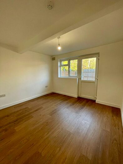 Studio To Rent In St. Albans Crescent, London, N22