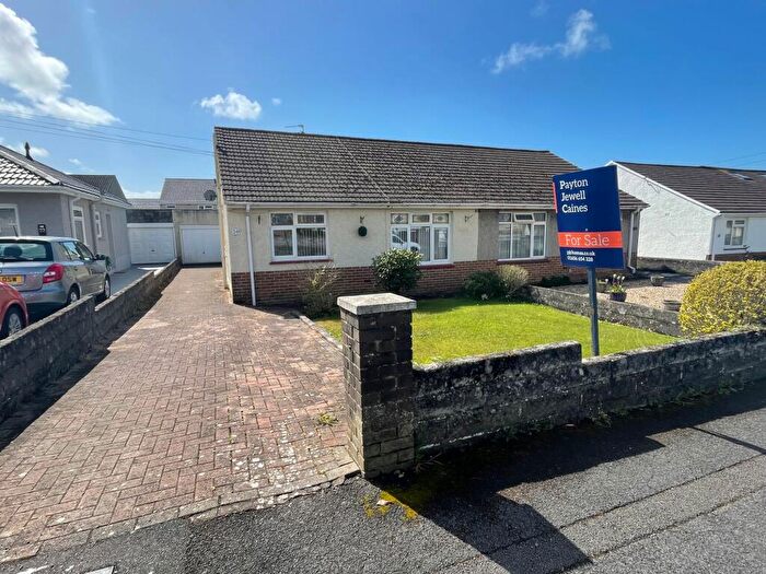 2 Bedroom Semi-Detached Bungalow For Sale In Idris Place, Bridgend, CF31