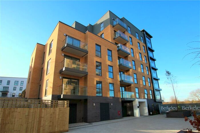 2 Bedroom Apartment To Rent In Montagu House, Padworth Avenue, Reading, Berkshire, RG2