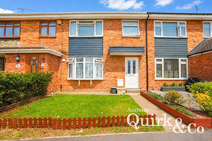 3 Bedroom Terraced House For Sale In Hilton Road, Canvey Island, SS8