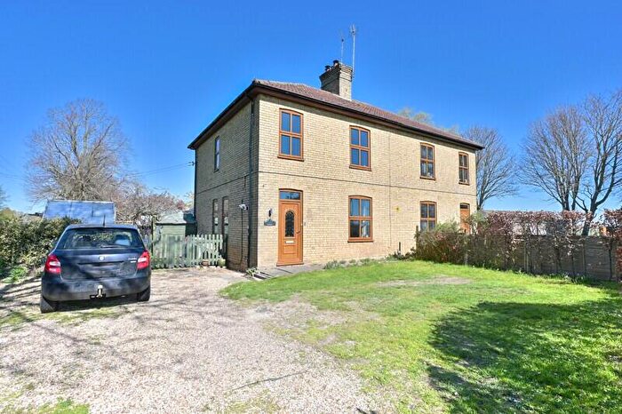 3 Bedroom Semi Detached House For Sale In Wisbech Road, Coates, Cambs, PE7