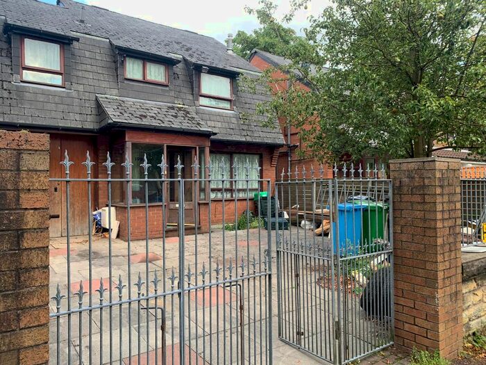 4 Bedroom Link Detached House To Rent In College Road, Manchester, M16