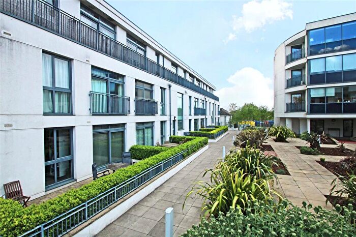 2 Bedroom Apartment To Rent In Chertsey, Surrey, KT16