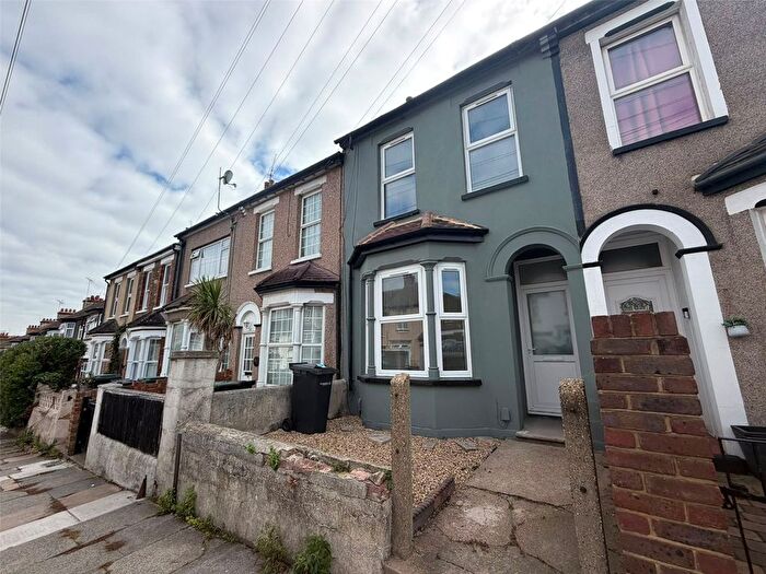 2 Bedroom Terraced House For Sale In Park Avenue, Northfleet, Kent, DA11