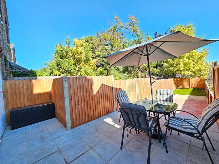 2 Bedroom Maisonette To Rent In Manor Park Road, London, N2