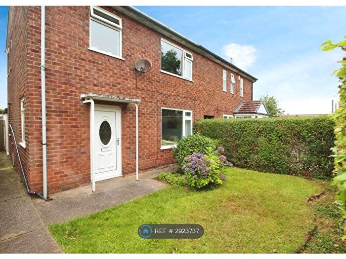 3 Bedroom Terraced House To Rent In Comrie Walk, Manchester, M23