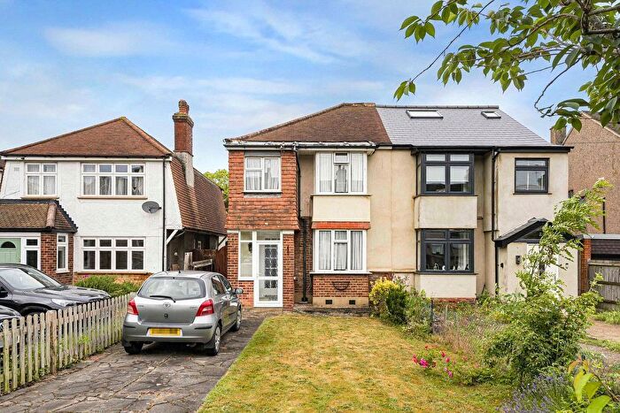 3 Bedroom Semi-Detached House For Sale In High Road, Dartford, Kent, DA2