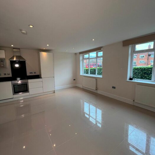 2 Bedroom Flat To Rent In Watford Way, London, NW7