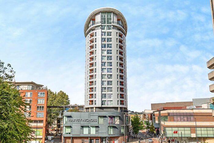 2 Bedroom Apartment For Sale In Broad Weir, Bristol, BS1